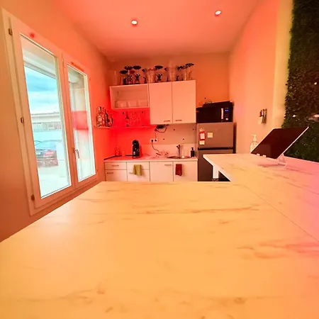Le Pentagone منزل للإقامة *